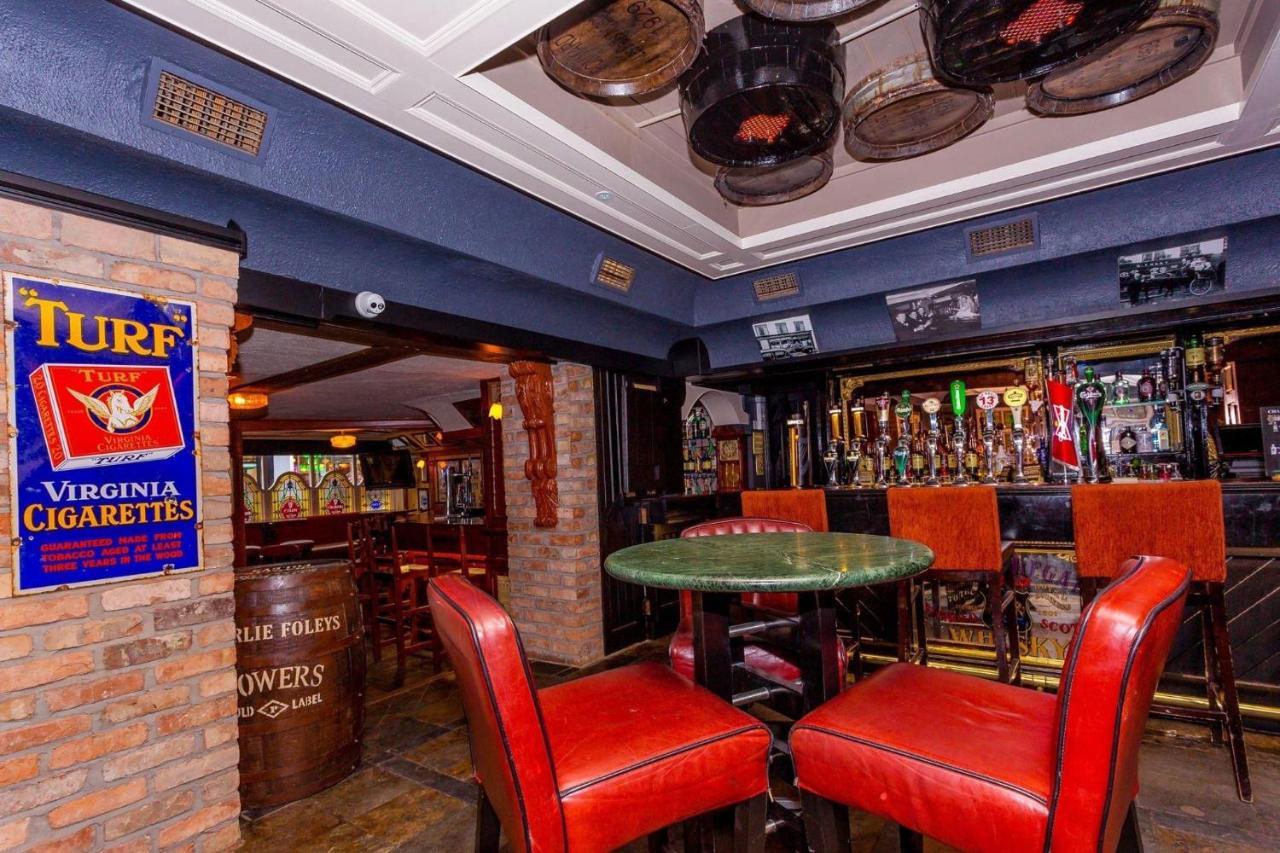 Bed and Breakfast Charlie Foleys Килларни Экстерьер фото